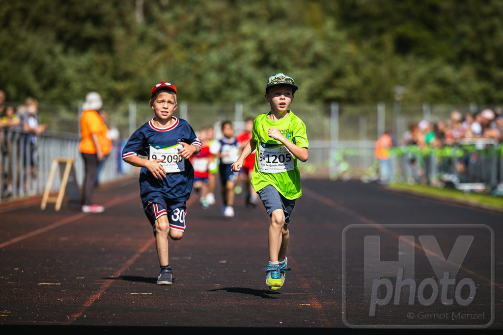16. Hoywoj-CityLauf im Sportforum Hoyerswerda - 16.09.2023 | 1km VBH-Grundschul-Lauf 2. Klassen - Realisiert mit Pictrs.com