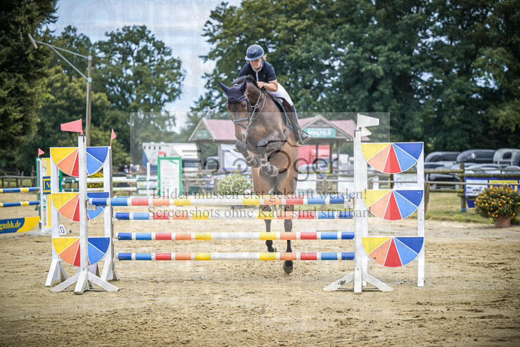 DOS_6232 | Entdecke hochwertige Reitturnierfotos von Foto Oger. Professionell, emotional und authentisch – jetzt Lieblingsmomente im Shop bestellen.Deutschlandweite Turnierfotografie. - Realisiert mit Pictrs.com