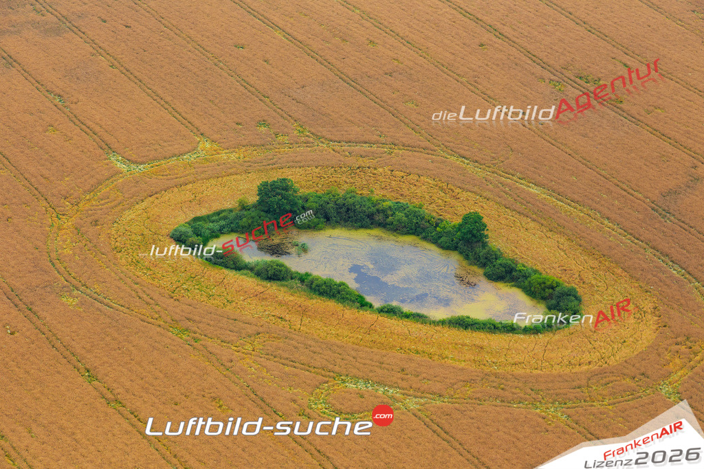 Die Luftaufnahme der Stadt Bastorf wurde vom UL-Flugzeug heraus erstellt ( keine Drohne )- hohe Auflösung für beste Qualität