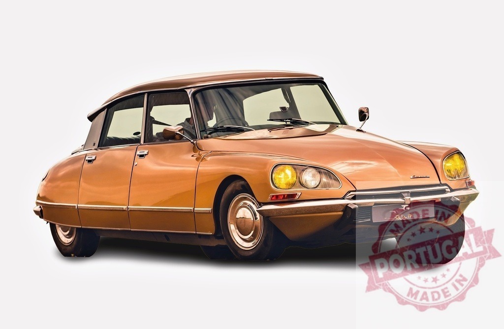 Citroën DS showing its aerodynamic and futuristic design | Classic Citroën DS car parked, showing its aerodynamic and futuristic design - Realisiert mit Pictrs.com