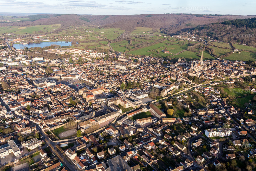 Aerial view: (Burgundy) in Autun in the state Saone et Loire, France. – Photo: IMG_105489.jpg taken on 04/01/2018 by Werner Riehm/FLY-FOTO.com – Resolution of the original: 5113 x 3409 px