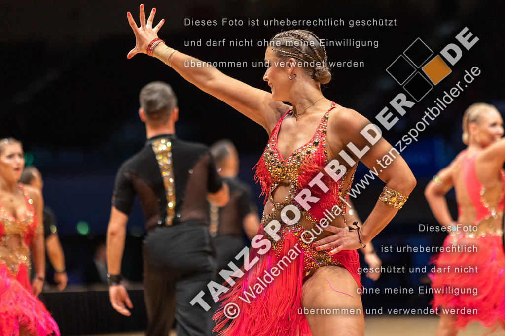 20221112-03430 | Hier finden Sie Tanz Bilder vom Latein und Standard Formationen tanzen. Sportbilder vom Tanzsport. Schöne Fotos und von Weltmeisterschaft, Europameisterschaft, Bundesliga, Regionalliga, Oberliga und Landesliga sowie von GOC Stuttgart, DanceComp, WM Bremen