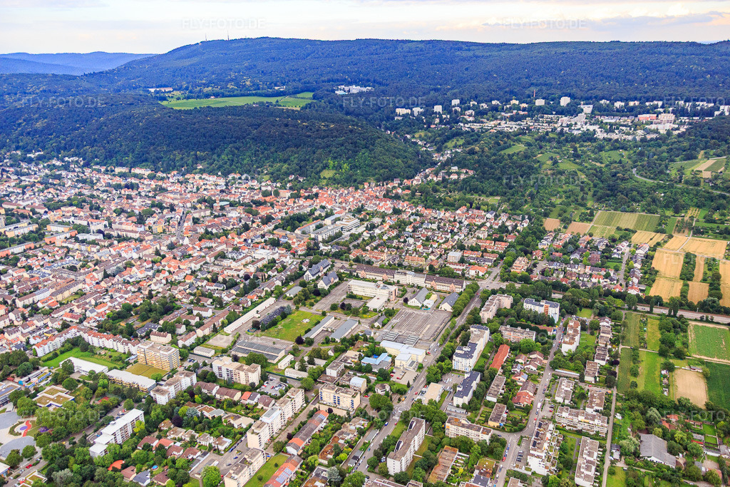Luftbild: US Nachrichten Kaserne (Karlsruher Straße) mit 130. Stationshospital im Ortsteil Rohrbach in Heidelberg im Bundesland Baden-Württemberg in Deutschland. Foto: IMG_090840.jpg vom 04.07.2016 durch Werner Riehm/FLY-FOTO.de