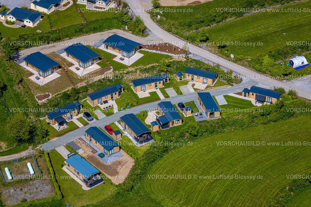 Brilon240503647 | Luftbild, Sauerland Ferien Resort, Campingpark und Ferienpark Brilon, Ferienhäuser, Brilon, Sauerland, Nordrhein-Westfalen, Deutschland