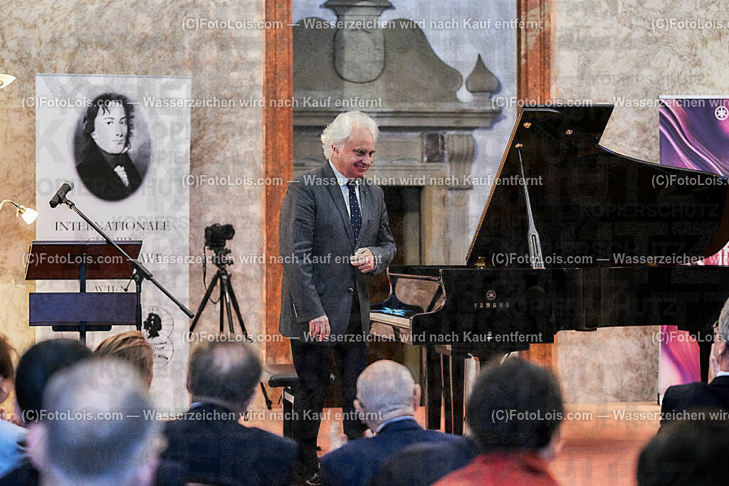 ALS0774_XXXIX-Chopin-Festival_Nocturno_Henry Yves | (C)FotoLois.com, Alois Spandl, XXXIX. internationales CHOPIN-Festival in der Kartause Gaming, NOCTURNO - nächtliches Konzert bei Kerzenlicht, Sa 5. August 2023.