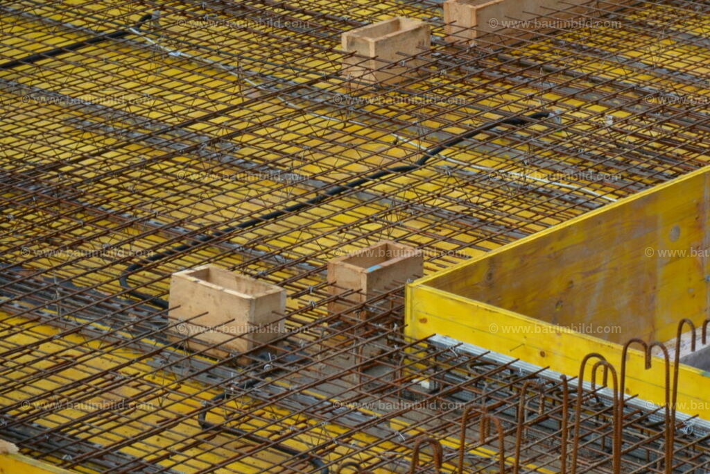 bib-lg17-elektroinstallation-0029 | Nach LV-Leistungsgruppen sortierte Detailfotos über den Bau eines Hauses. Alle Hausbau-Bilder direkt vom Urheber und Autor der Website Haus-Selber-Bauen.com