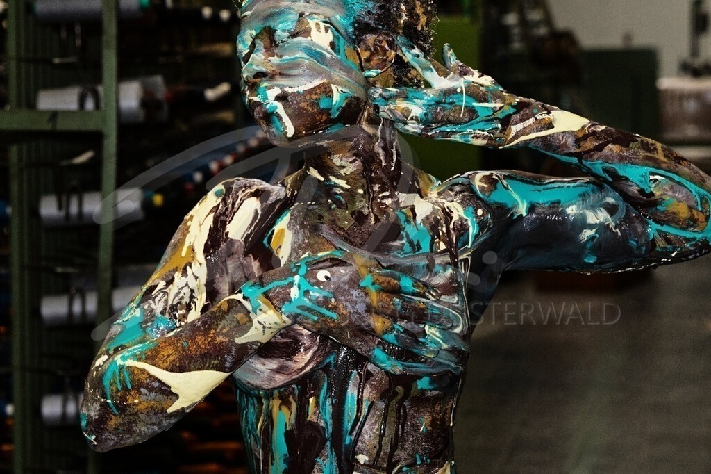 BodyArt-DARKSKINSPLASH_2178a2-z | #004 | Modell: Clémentine | Foto: Tschiponnique Skupin - Realisiert mit Pictrs.com