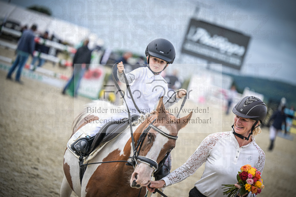 DOS_0519 | Entdecke hochwertige Reitturnierfotos von Foto Oger. Professionell, emotional und authentisch – jetzt Lieblingsmomente im Shop bestellen.Deutschlandweite Turnierfotografie. - Realisiert mit Pictrs.com