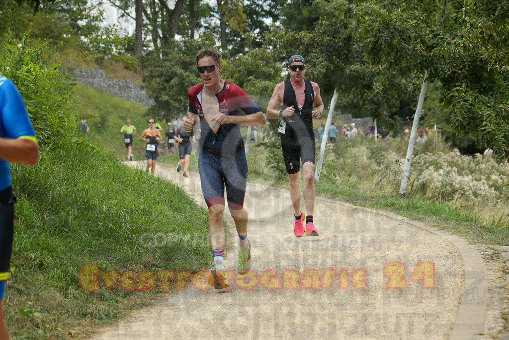 250824_1344_EX1_3485 | Sportfotografie im Rhein-Sieg Kreis, Köln, Bonn, NRW, Rheinland Pfalz, Hessen, etc. Unser Tätigkeitsfeld umfasst den Laufsport vom Volkslauf über den Marathon, Duathlon, Triathon bis zum Ultralauf wie Kölnpfad Ultra oder Schindertrail.