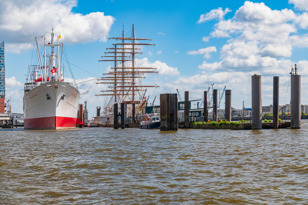 2023_08_10_HH-LANDUNGSBRUECKEN_MCP1011 | Hochwertig gedruckte Fotografien für die Wand, als Kalender und zum Verschenken. Hamburg & Norddeutschland und überall wo ich mit der Kamera unterwegs war.