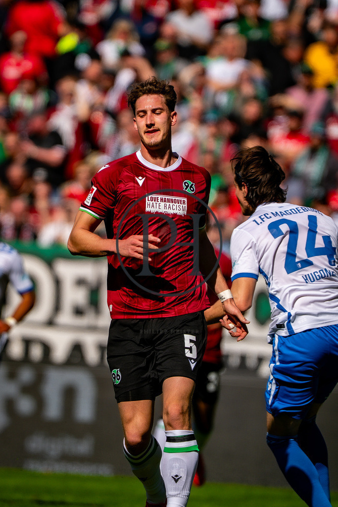 Hannover 96 vs 1. FC Magdeburg – 2. Bundesliga – 29.03.2025 | Szene aus dem 2. Bundesliga-Spiel des 27. Spieltags zwischen Hannover 96 und dem 1. FC Magdeburg am 29. März 2025 in der Heinz von Heiden Arena in Hannover. Endstand: 0:0. Fotografiert von Philipp Heist. - Realisiert mit Pictrs.com