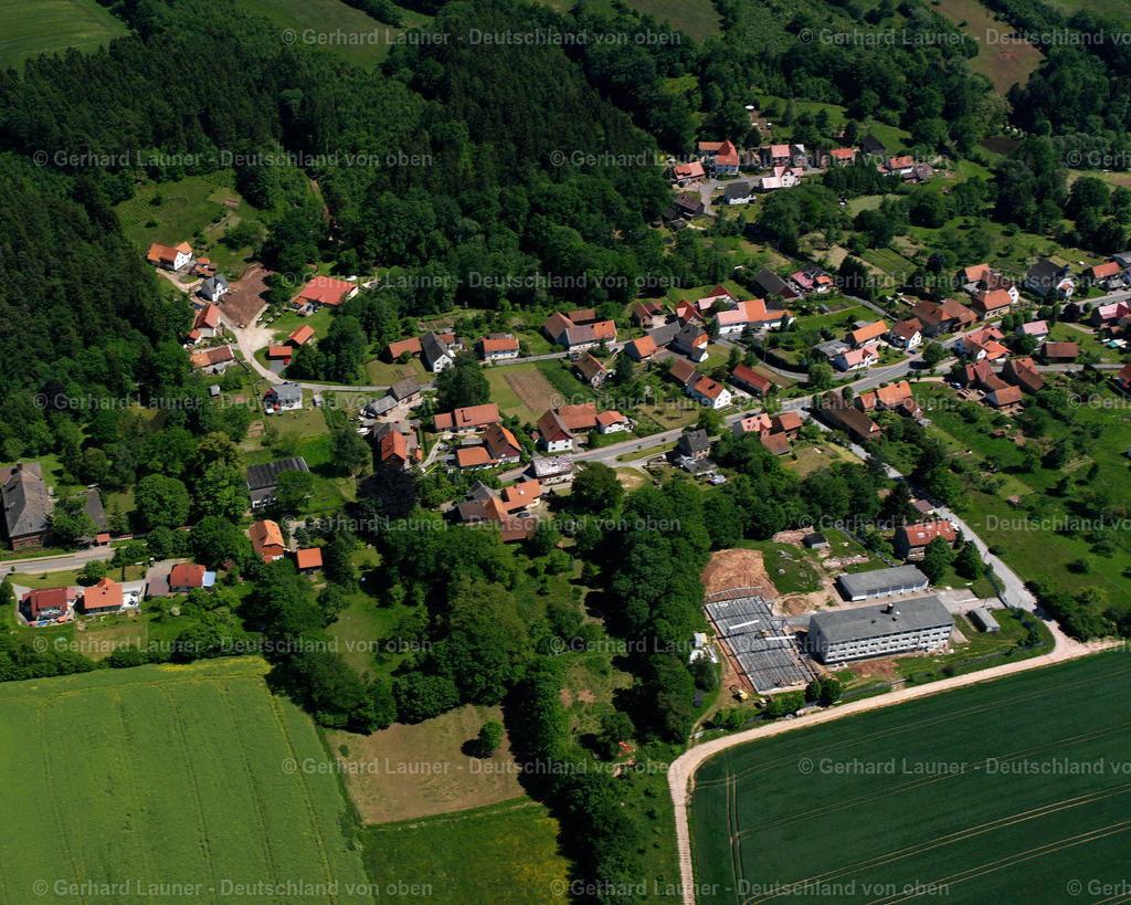 2634363 | SILKERODE 16.06.2006 Dorf - Ansicht an der Dorfstraße in Silkerode im Bundesland Thüringen, Deutschland. // Village view on street Dorfstrasse in Silkerode in the state Thuringia, Germany. Foto: Gerhard Launer