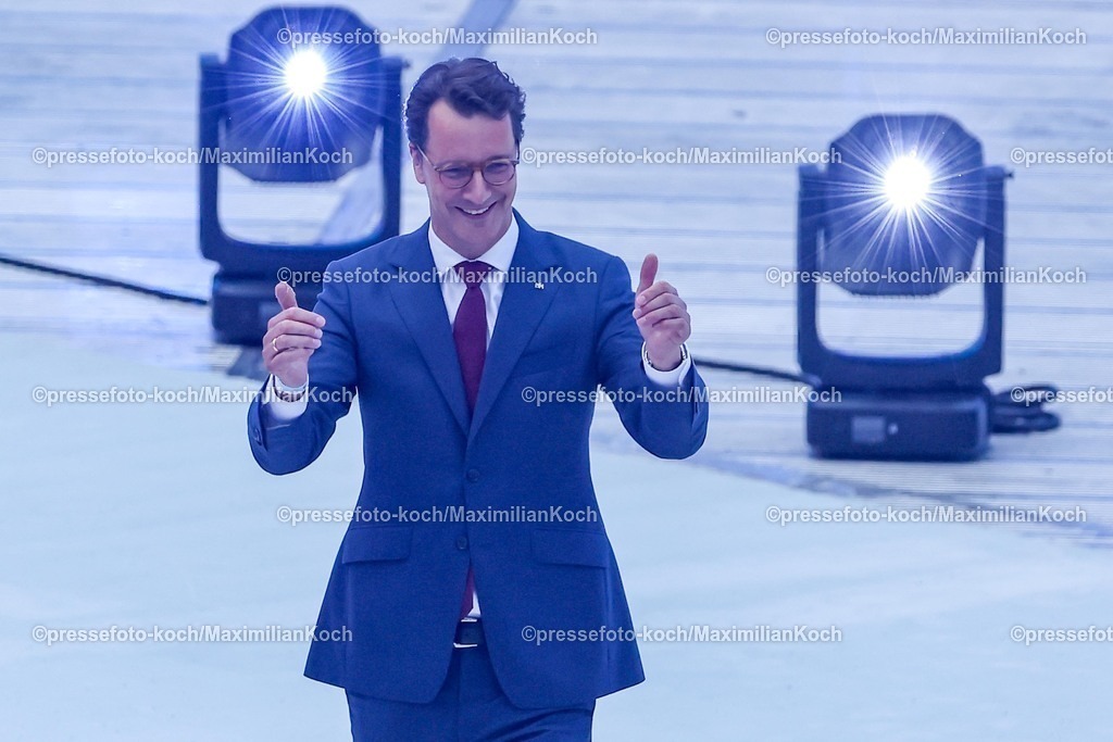 FISU16072501008 | 16.07.2025, Duisburg, FISU World University Games Summer, Rhine-Ruhr 2025, Opening Ceremony, Schauinsland-Reisen-Arena: Begrüßung Hendrik Wüst, Ministerpräsident von Nordrhein-Westfalen begrüßt die Zuschauer aus aller Welt in der Arena Freisteller, Einzelaufnahme, Spieler, Portrait,  Ansprache Rede