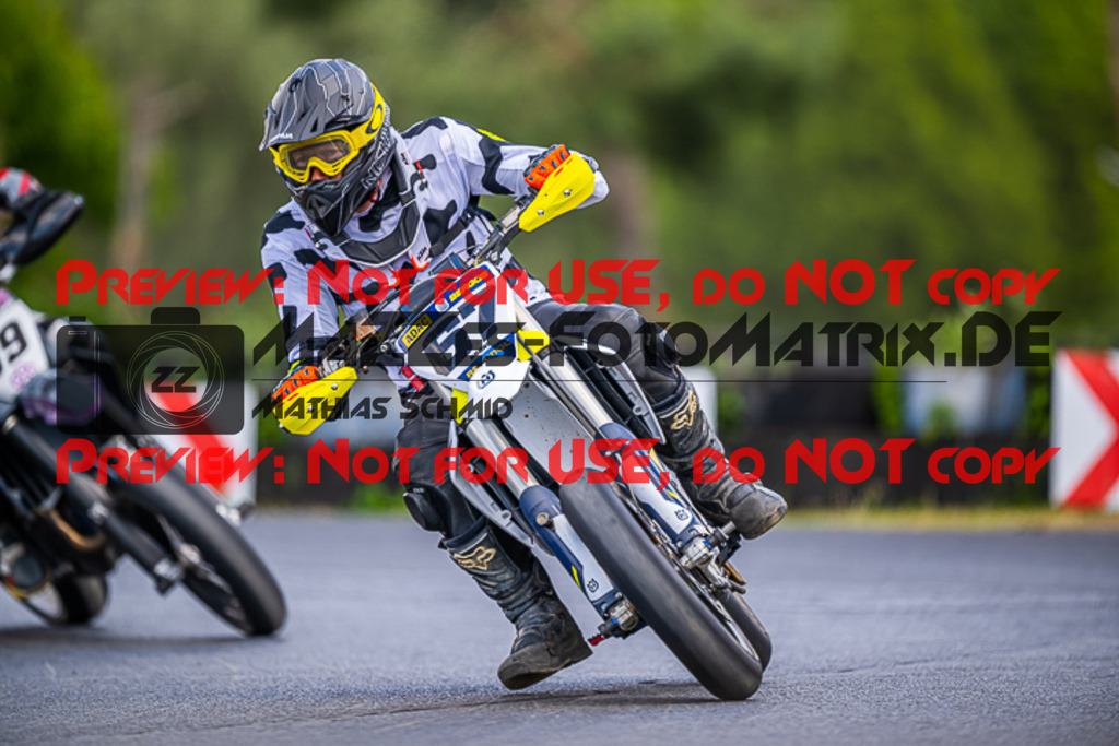 MaZZes_FotoMatrix_220528_1545 | Fotograf Mathias Schmid
Sportfotograf,
Eventfotograf,
Hochzeitsfotograf,
Portraitfotograf