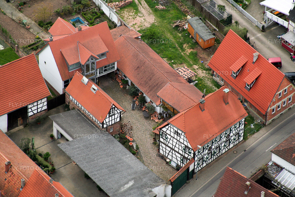 Luftbild: Fa. Walz Landhausambiente in Winden im Bundesland Rheinland-Pfalz in Deutschland. Foto: IMG_1797.jpg vom 01.05.2006 durch Werner Riehm/FLY-FOTO.de