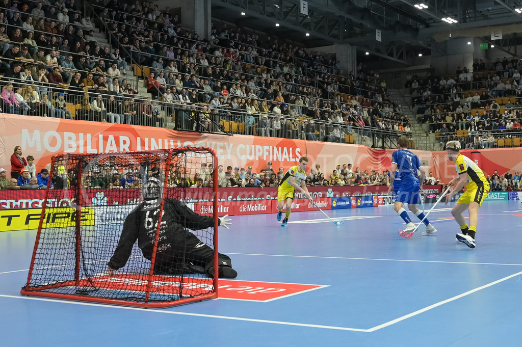 Zug United vs HC Rychenberg - 22. February 2025 | Zug United vs HC RychenbergSporthalle Wankdorf, BernNils Conrad (#4 HC Rychenberg Winterthur).Bild: Sportfotografie Markus Aeschimann | www.markus-aeschimann.ch - Realisiert mit Pictrs.com