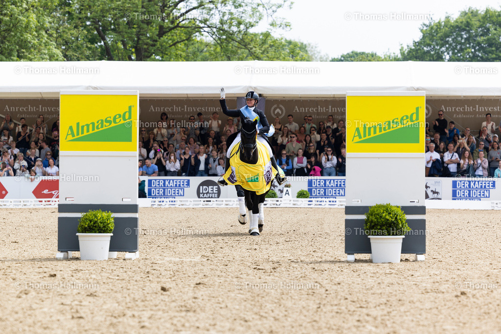 TH_655-TIMPE Andrea (GER)_ Don Carismo_8391 | Deutsches Spring- und Dressur-Derby 2023 am 21.05.23 in Hamburg, Derby Platz Klein Flottbek, Thomas Hellmann, _Y7A2320