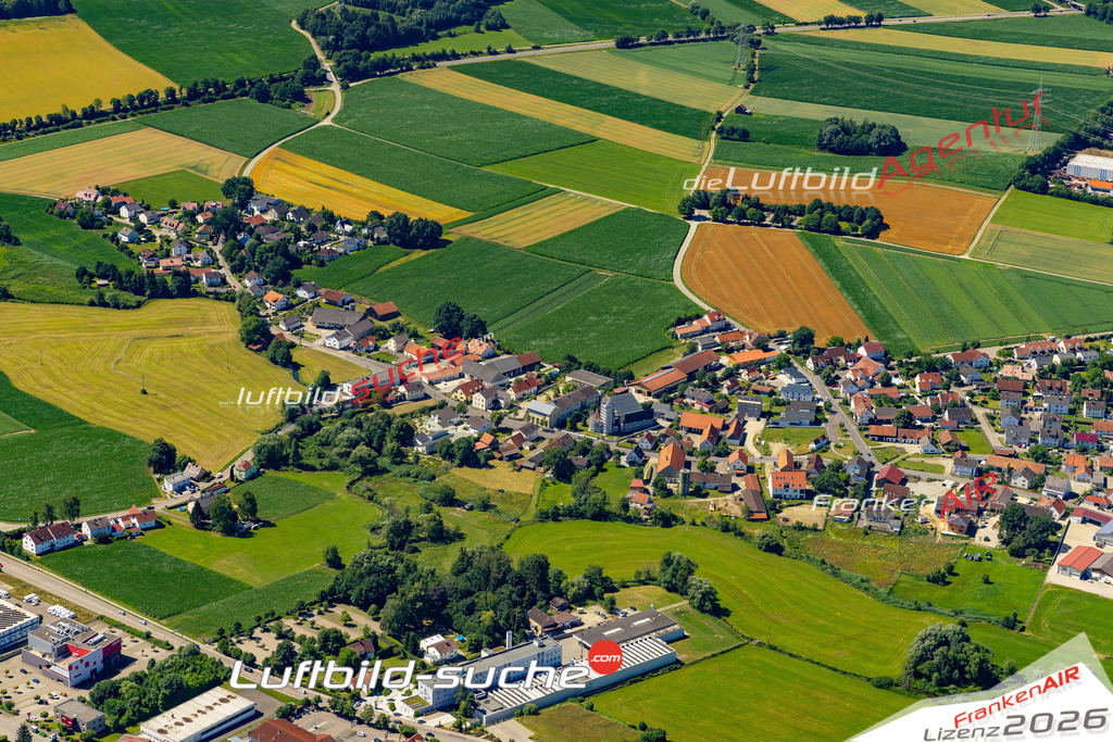 Die Luftaufnahme Ecknach - Aichach wurde 2022 vom Flugzeug aus (keine Drohne) erstellt. Hohe Auflösung -für große Poster und Wandbilder geeignet - Garantiert!