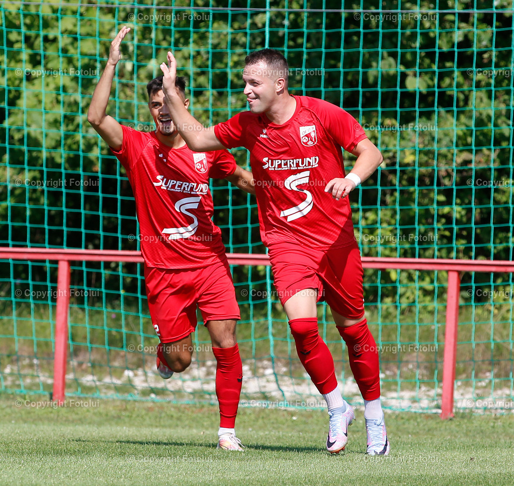 A_LUI_2608023_07 | SPORT,FUSSBALL,LT1 OOELIGA ASKOE OEDT-SPG FRIEDBURG/POENDORF 26.08.2023 IM BID: FILIP BRESKIC UND TORSCHUETZE ZUM 2:0 NENAD VIDACKOVIV (OEDT)  FOTO:FOTOLUI
