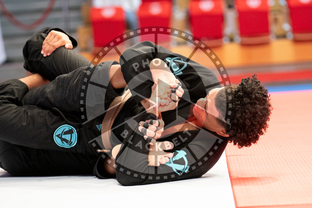 20231108PBB1046 | Fighters compete during the AJP World Professional Championship in the Mubadala Arena in Abu Dhabi, Arab United Emirates, on November 8, 2023.