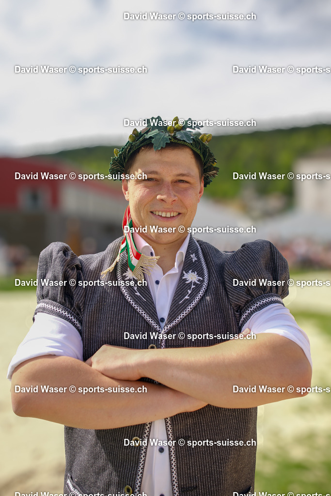 Nouveau couronn_ _ Branighan Monney _ la F_te Cantonale Neuch_teloise de Dombresson le samedi 18.05.24 (2) | sports-suisse.ch
