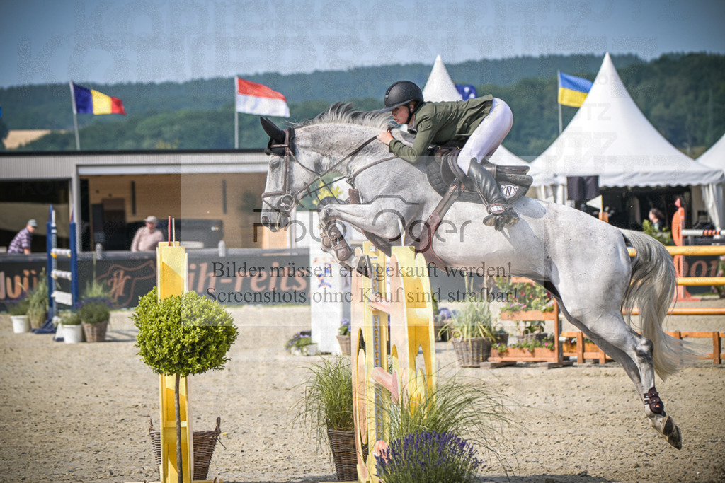 DOS_7746 | Entdecke hochwertige Reitturnierfotos von Foto Oger. Professionell, emotional und authentisch – jetzt Lieblingsmomente im Shop bestellen.Deutschlandweite Turnierfotografie. - Realisiert mit Pictrs.com