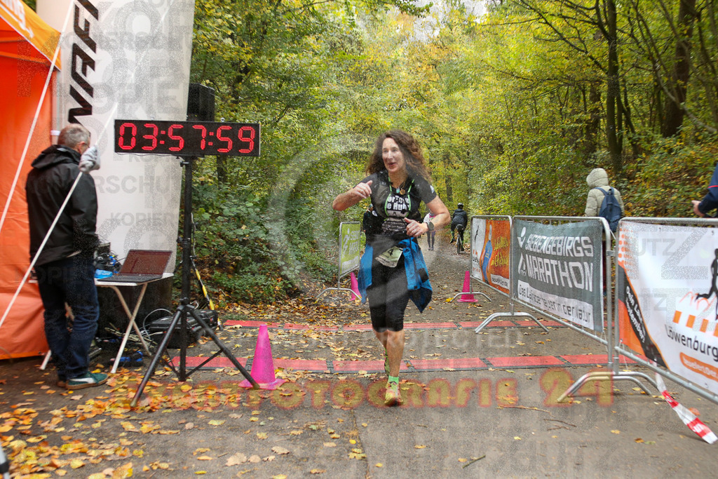 251026_1359_EX1_4071 | Sportfotografie im Rhein-Sieg Kreis, Köln, Bonn, NRW, Rheinland Pfalz, Hessen, etc. Unser Tätigkeitsfeld umfasst den Laufsport vom Volkslauf über den Marathon, Duathlon, Triathon bis zum Ultralauf wie Kölnpfad Ultra oder Schindertrail.