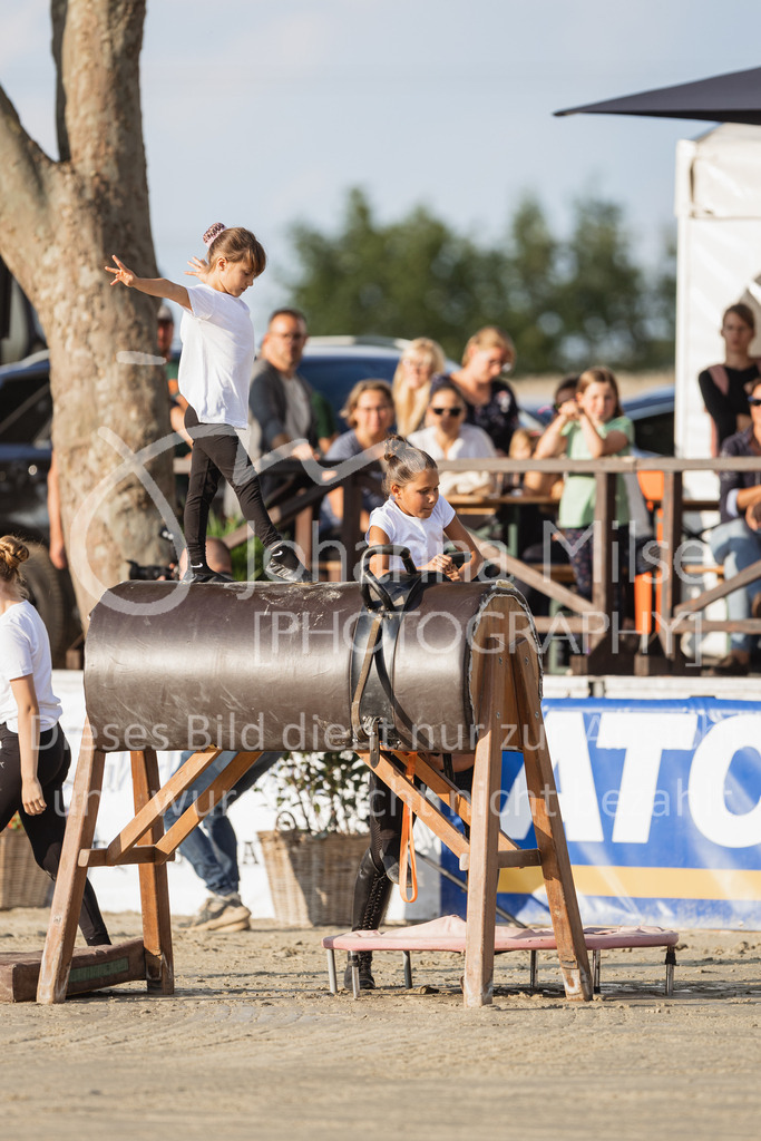 230728_BHO_Showprogramm-513 | Deine schönsten Turniermomente als professionelle Fotos! Entdecke hochwertige Pferdesport-Fotografie im Online-Shop. Jetzt Fotos finden & bestellen!
