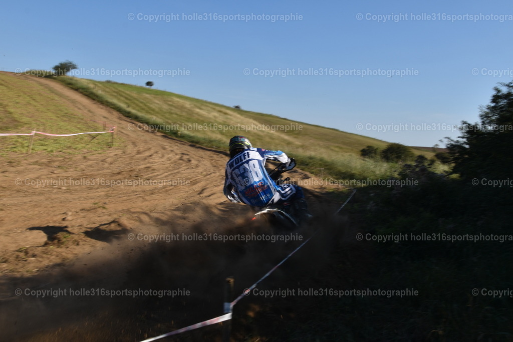 DSC_0429 | Sportfotografie , Motorsport, Motoross, Reitsport, Mointainbike, Enduro,
Landschaft , Outdoor, Eventfotografie, Landschaft, Bilder online bestellen - Realisiert mit Pictrs.com