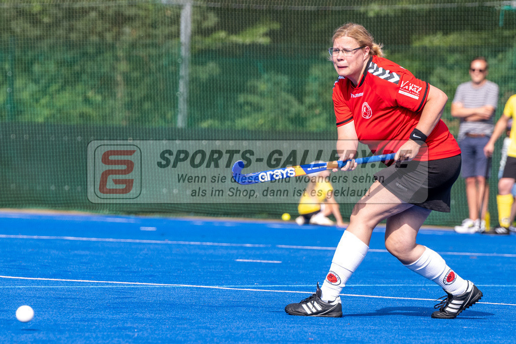 SFE_20240817_0076 | Krefeld, Deutschland, 17.08.2024:  European Cup for Recreational Hockey Players im KTHC Stadion Rot-Weiss Köln Tennis and Hockey Club am 17.08.2024 in Krefeld, Deutschland. (Foto von Stephan Fehrmann)Krefeld, Germany, 17.08.2024: European Cup for Recreational Hockey Players in KTHC Stadion Rot-Weiss Köln Tennis and Hockey Club at 17.08.2024 in Krefeld, Deutschland. (Foto from Stephan Fehrmann)