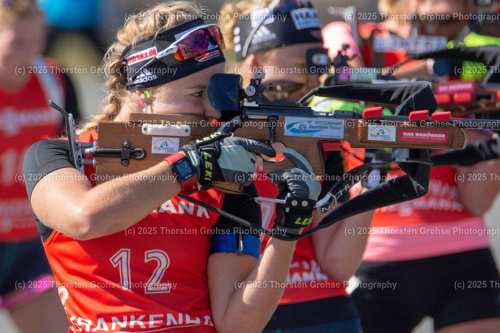Deutsche Meisterschaften Biathlon 2018 | Deutsche Meisterschaften Biathlon 2018, Massenstart Frauen am 15.09.2018 in der DKB SKI ARENA in Oberhof, (Deutschland)

Bild: Scherer Stefanie vom SC Wall / LpB (12) - Realisiert mit Pictrs.com