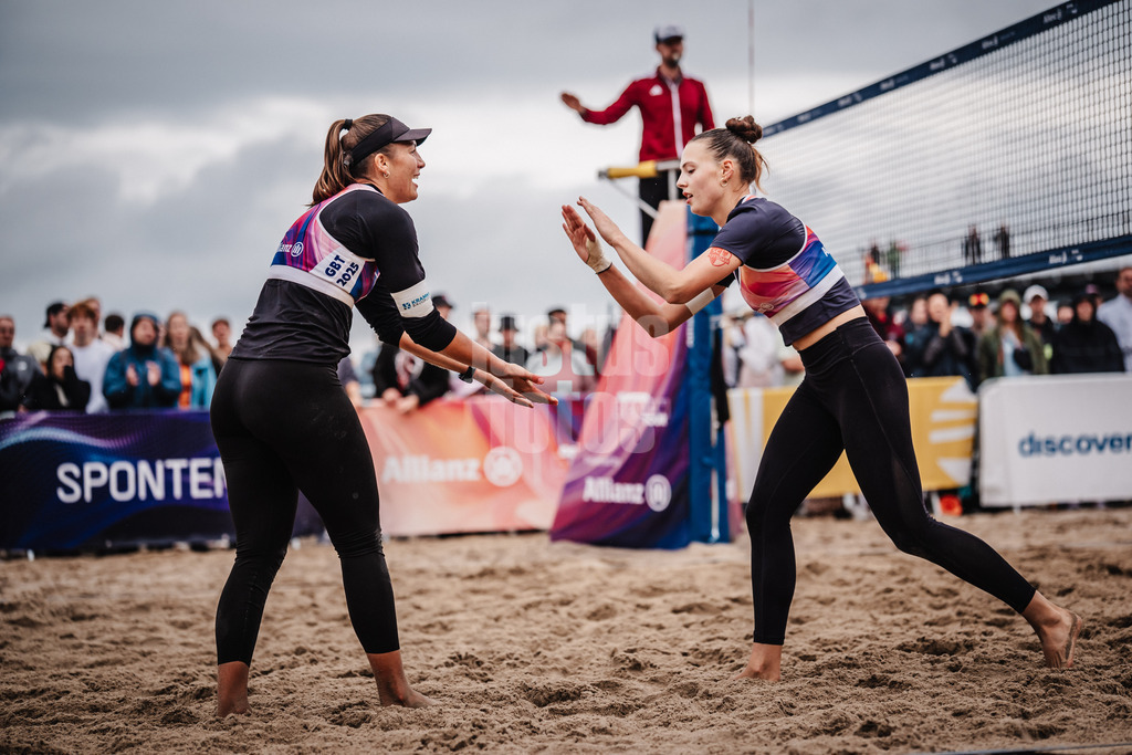 Beachvolleyball | Frauen | Deutsche Meisterschaften 2025 Timmendorfer Strand | 05.09.2025 | v.l. Leonie Klinke und Elea Beutel