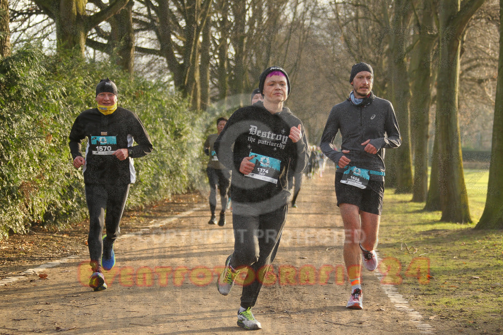 241231_1016_EV4_3613 | Sportfotografie im Rhein-Sieg Kreis, Köln, Bonn, NRW, Rheinland Pfalz, Hessen, etc. Unser Tätigkeitsfeld umfasst den Laufsport vom Volkslauf über den Marathon, Duathlon, Triathon bis zum Ultralauf wie Kölnpfad Ultra oder Schindertrail.