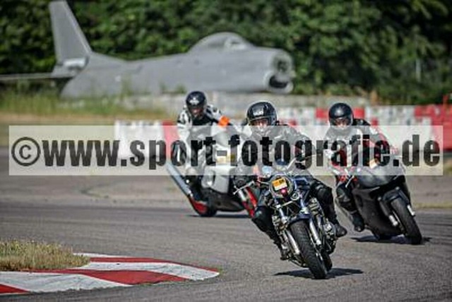 pube7888 | Professionelle Fotos von Sportveranstaltungen, aber auch Hochzeiten und anderen Events. - Realisiert mit Pictrs.com