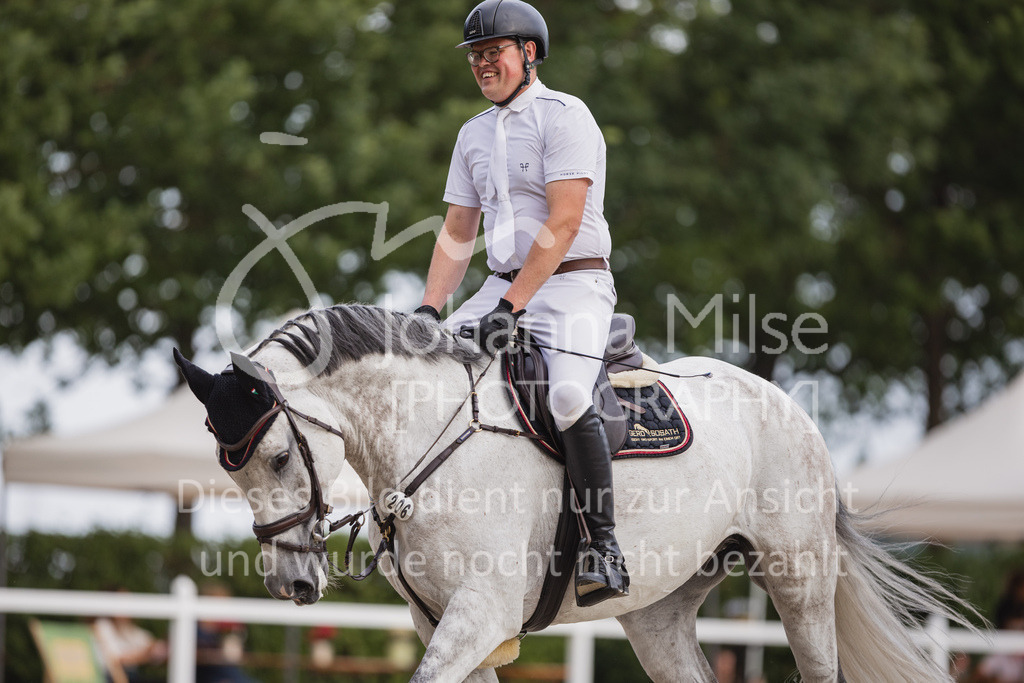 230616_Lemwerder_SprPf-Ageschl-837 | Deine schönsten Turniermomente als professionelle Fotos! Entdecke hochwertige Pferdesport-Fotografie im Online-Shop. Jetzt Fotos finden & bestellen!