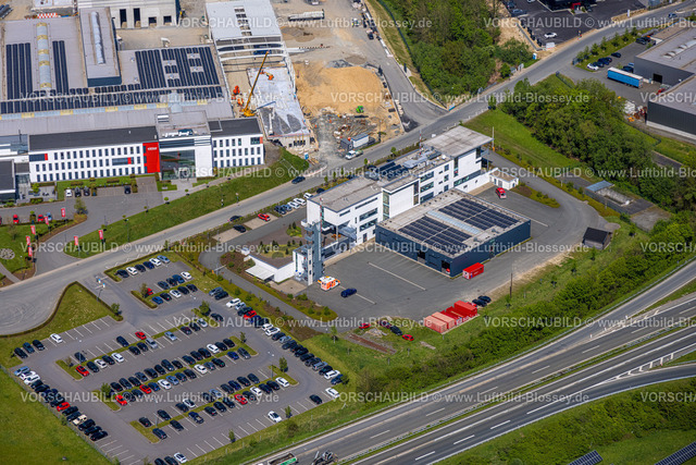 Meschede240506083 | Luftbild, Gewerbegebiet Enste, an der Autobahn A46, ITH Schraubtechnik | ITH Bolting Technology Maschinenbauunternehmen, Enste, Meschede, Sauerland, Nordrhein-Westfalen, Deutschland