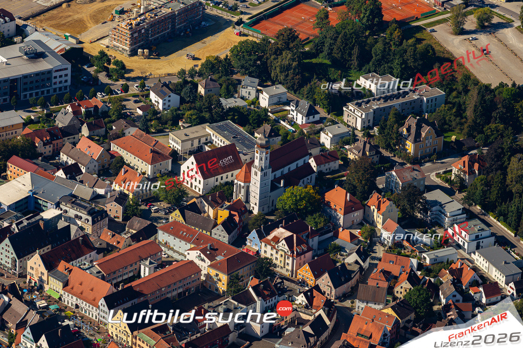 Das Luftbild der Stadt Aichach wurde 2021 vom Flugzeug heraus erstellt (keine Drohne) Aufnahmehöhe ca.450 Meter- hohe Bildauflösung und Druck-Qualität garantiert!