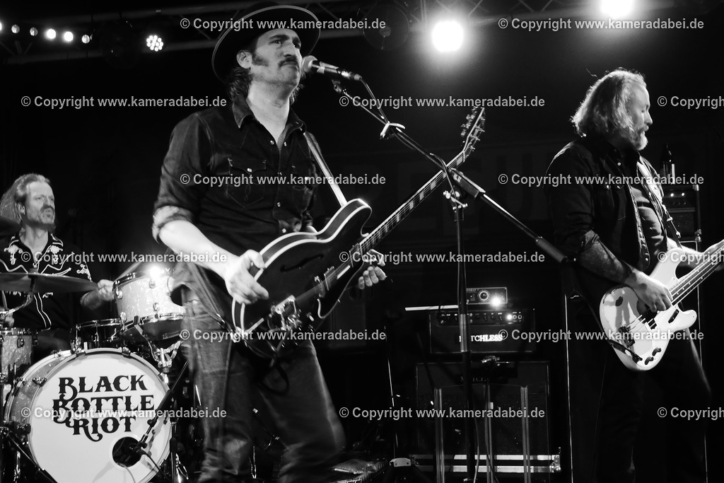 Konzert : Black Bottle Riot am 14.11.2025 im Rare Guitar in Münster | Konzert : Black Bottle Riot am 14.11.2025 im Rare Guitar in Münster - Realisiert mit Pictrs.com