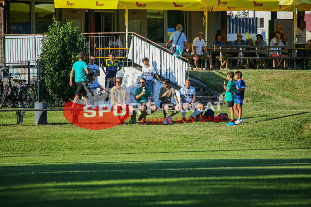 SG Krumpendorf/Pörtschach - ASKÖ Gurnitz 1-2, 1. Klasse C | Zuschauer SG Krumpendorf/Pörtschach - ASKÖ Gurnitz 1-2 am 20.08.2023 in Krumpendorf
(Sportplatz), Austria, (Photo by Ernst Krawagner sport-fan.at) - Realisiert mit Pictrs.com