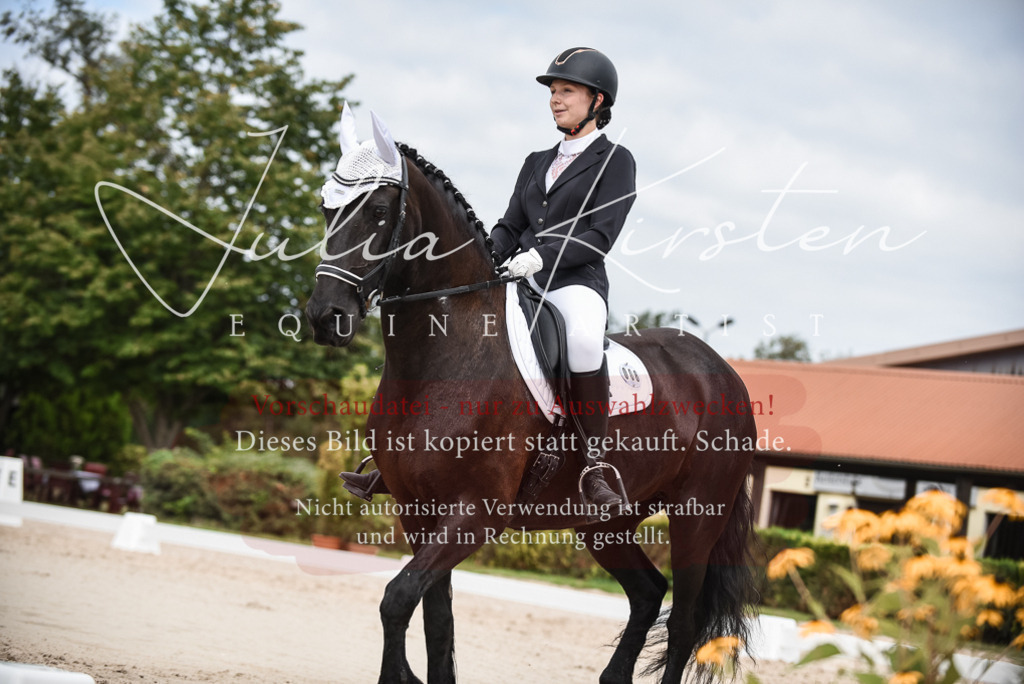 DSC_8598 | Pferde- und Turnierfotografie in Westsachsen. Pferdeportraits, Auftragszeichnungen und intuitive Kunst.