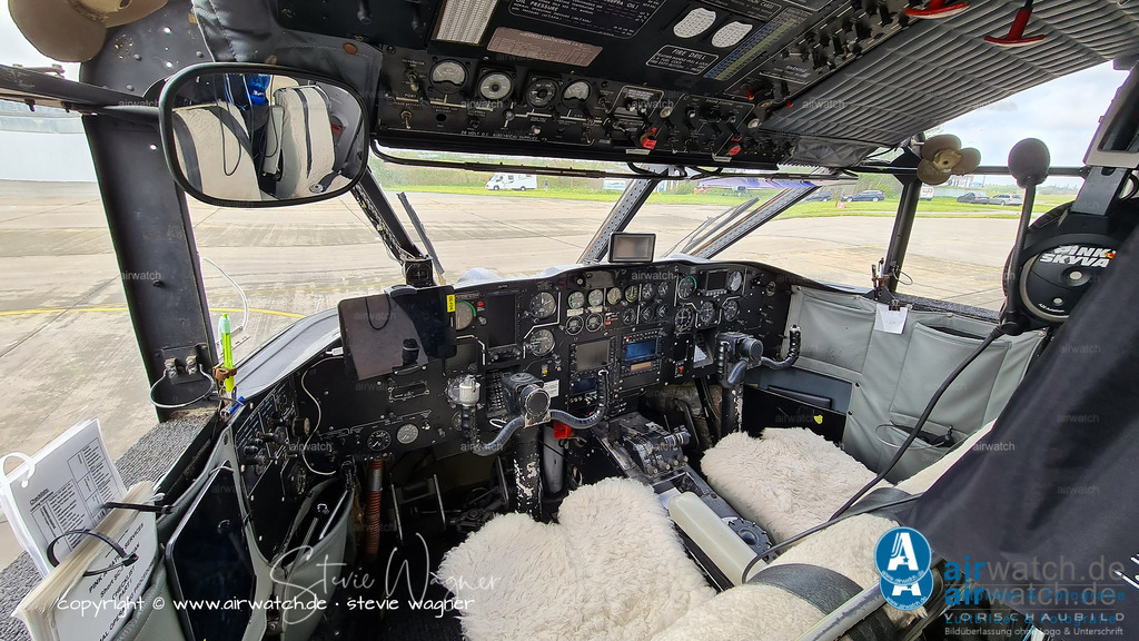 Flying Shoebox - Short S.C.7 Skyvan auf dem Flugplatz Husum-Schwesing | The Short SC.7 Skyvan, also known as the "Flying Shoebox," is a British 19-seat twin-turboprop aircraft first flown on January 17, 1963. It was manufactured by Short Brothers of Belfast, Northern Ireland, and features a rugged design with short takeoff and landing (STOL) capabilities. Initially developed in response to a request from F.G. Miles Ltd. for a variant of the Hurel-Dubois Miles HDM.106 Caravan design, the Skyvan was produced from 1960 to 1986, with just over 150 aircraft manufactured. Today, the remaining examples are primarily used for short-haul freight and skydiving operations.