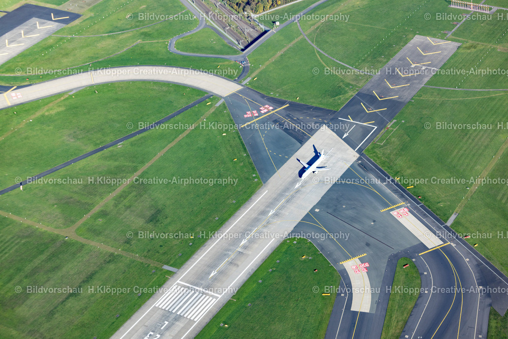 luftbild-duesseldorf-airport-23l-8727 | Luftbildfotografie Hermann Klöpper - Realisiert mit Pictrs.com