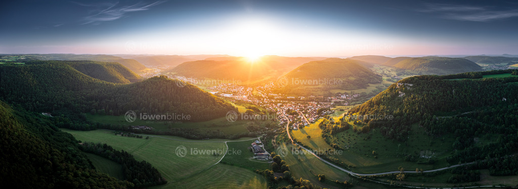 Albrauf, Hiltenburg und Bad Ditzenbach im Sonnenuntergang | löwenblicke | shop