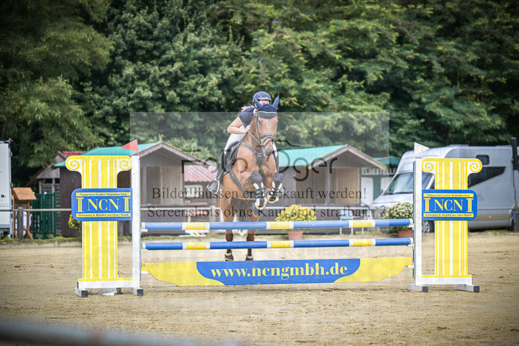 DOS_5529 | Entdecke hochwertige Reitturnierfotos von Foto Oger. Professionell, emotional und authentisch – jetzt Lieblingsmomente im Shop bestellen.Deutschlandweite Turnierfotografie. - Realisiert mit Pictrs.com
