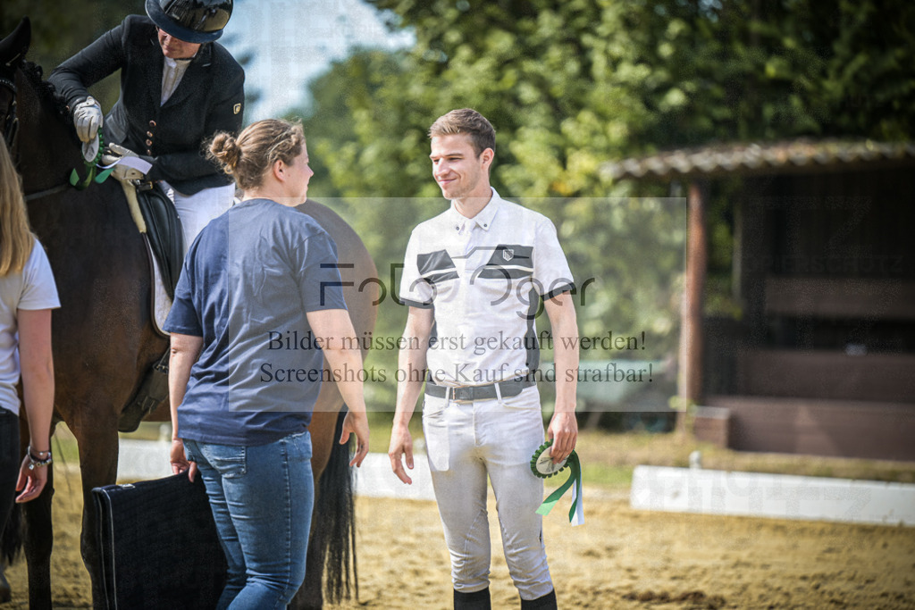 DOS_4358 | Entdecke hochwertige Reitturnierfotos von Foto Oger. Professionell, emotional und authentisch – jetzt Lieblingsmomente im Shop bestellen.Deutschlandweite Turnierfotografie. - Realisiert mit Pictrs.com