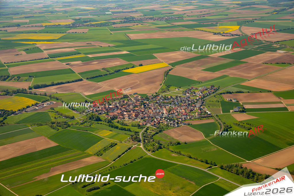 Das Luftbild zeigt :  Prosselsheim - Die Luftaufnahme wurde 2024 vom UL-Flugzeug aus erstellt ( keine Drohne ) - Hochauflösende Luftaufnahme - Für grossformatige Ausdrucke geeignet. Die Geschenkidee !Mit Lizenz und Bildrechte bestellbar