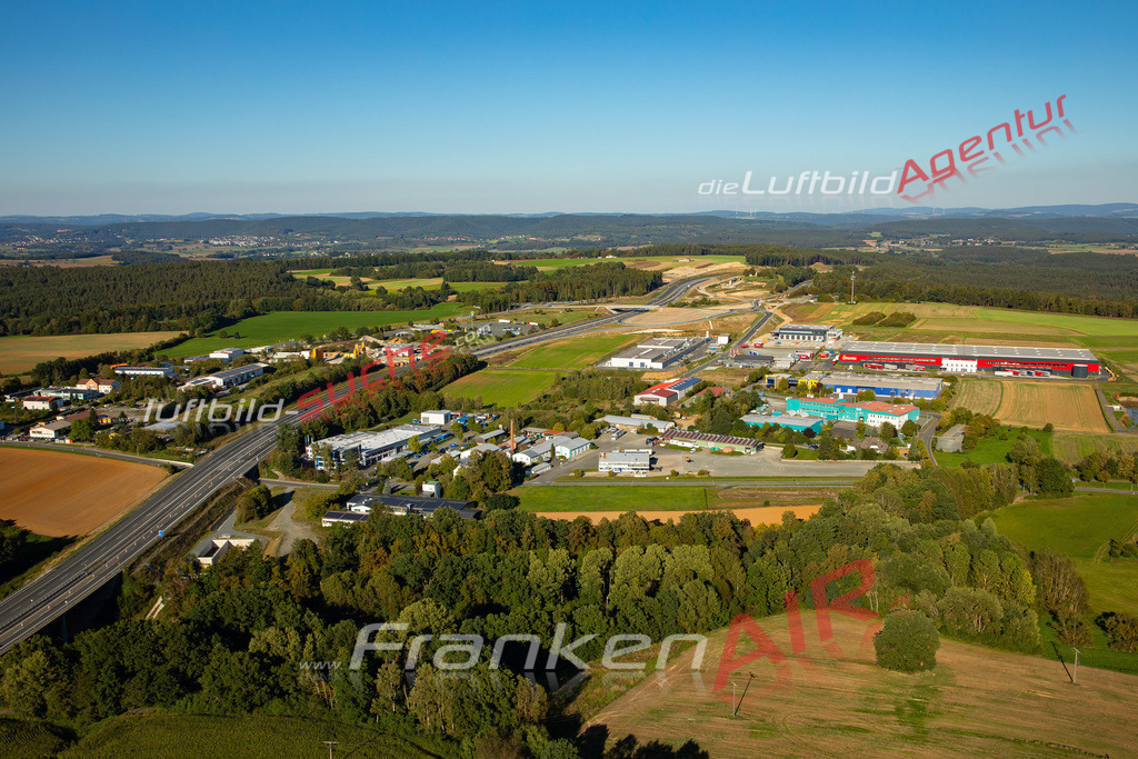 industriegebiet-thurnau-bild-ansicht-283-2023 | Das Luftbild zeigt : Industriegebiet Thurnau - Die Luftaufnahme wurde 2023 vom UL-Flugzeug aus erstellt ( keine Drohne ) - 
Hochauflösende Luftaufnahme - Für grossformatige Ausdrucke geeignet. Die Geschenkidee !
Mit Lizenz und Bildrechte bestellbar