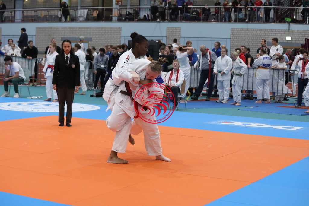 1J7A3475 | Fotos vom Adler Cup - Pictures from Adler Cup

Hier findet Ihr alle Eindrücke und großen Momente der Adler Cup Wochenenden. Here you will find all impressions and great moments of the Adler Cup weekends. - Realisiert mit Pictrs.com