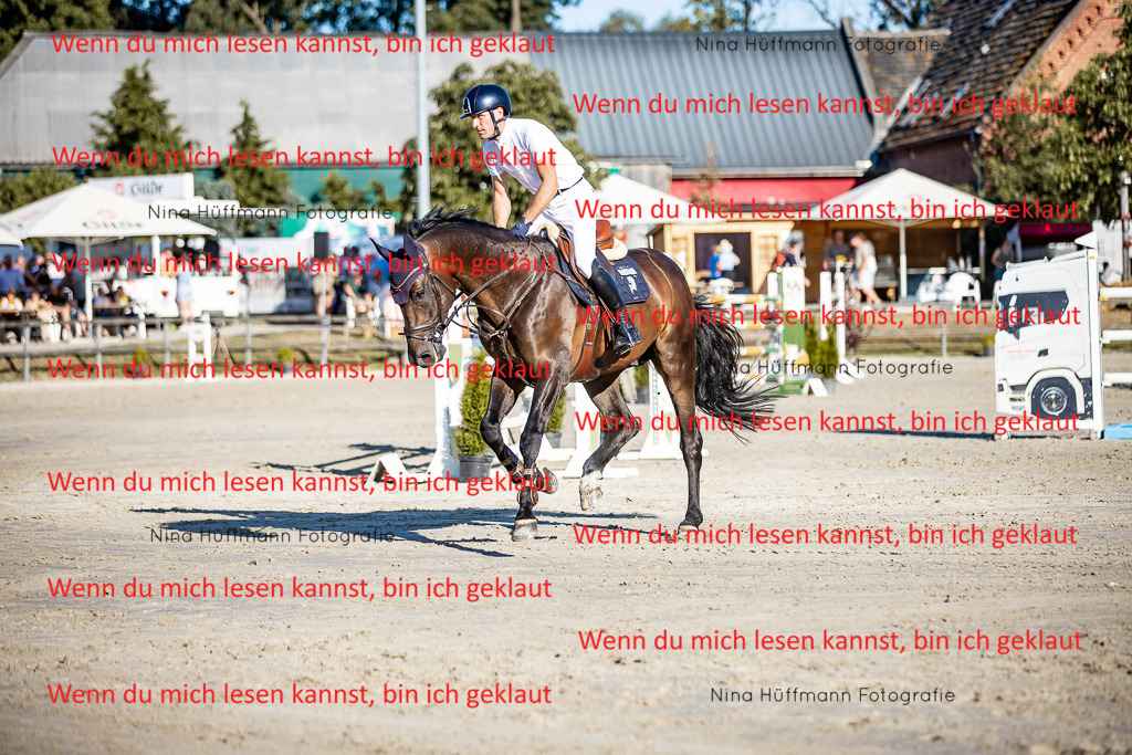 BK1A8278 | Turnierbilder Turnierfotos Nina Hüffmann Turnierfotografie Pferdefotografie Tierzeichnung Haustierzeichnung Pferdezeichnung Hundezeichnung Videograf  - Realisiert mit Pictrs.com