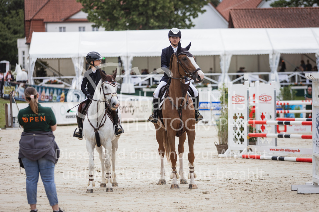 250712_BHO_ClearRoundTeam-411 | Deine schönsten Turniermomente als professionelle Fotos! Entdecke hochwertige Pferdesport-Fotografie im Online-Shop. Jetzt Fotos finden & bestellen!